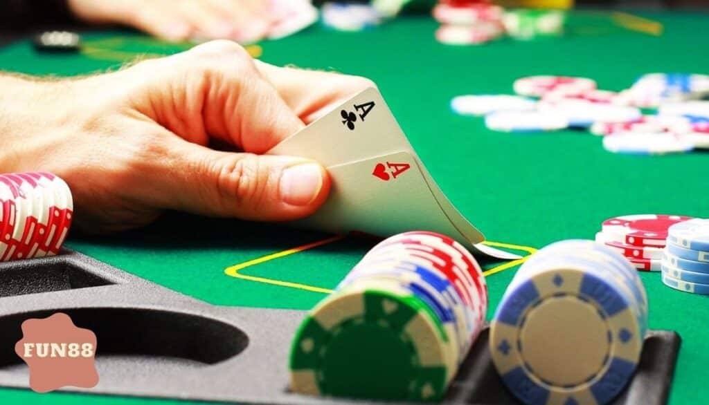 Cược Poker tạ Fun88